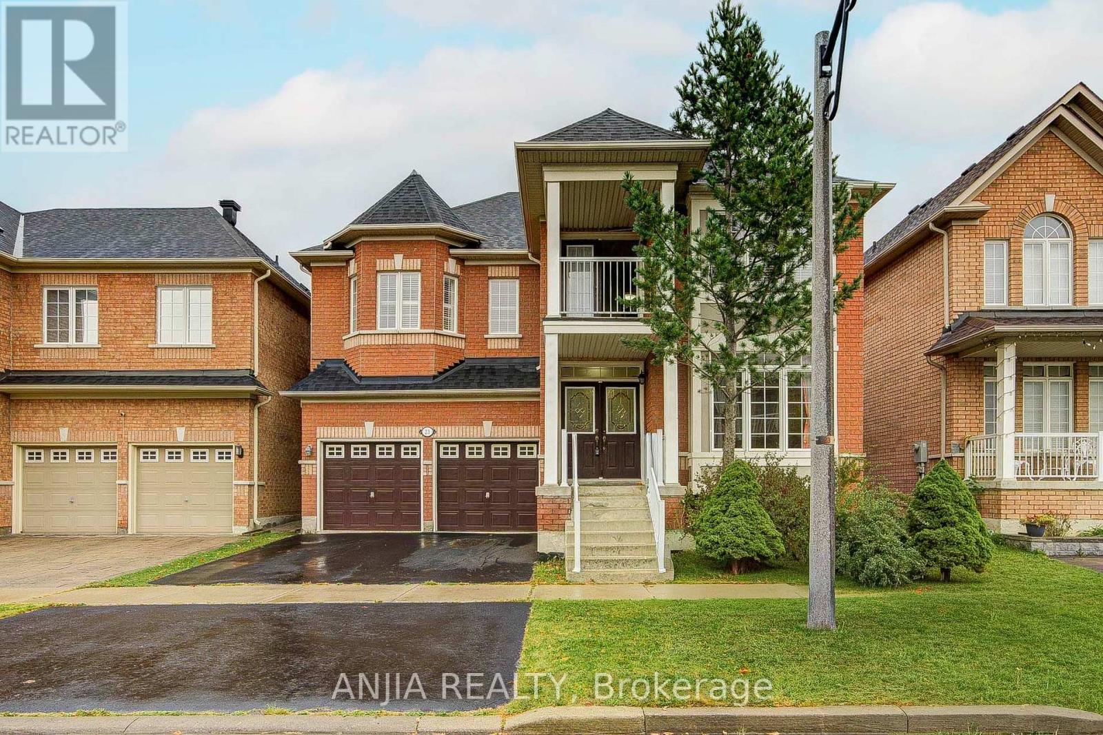 23 AYHART STREET E