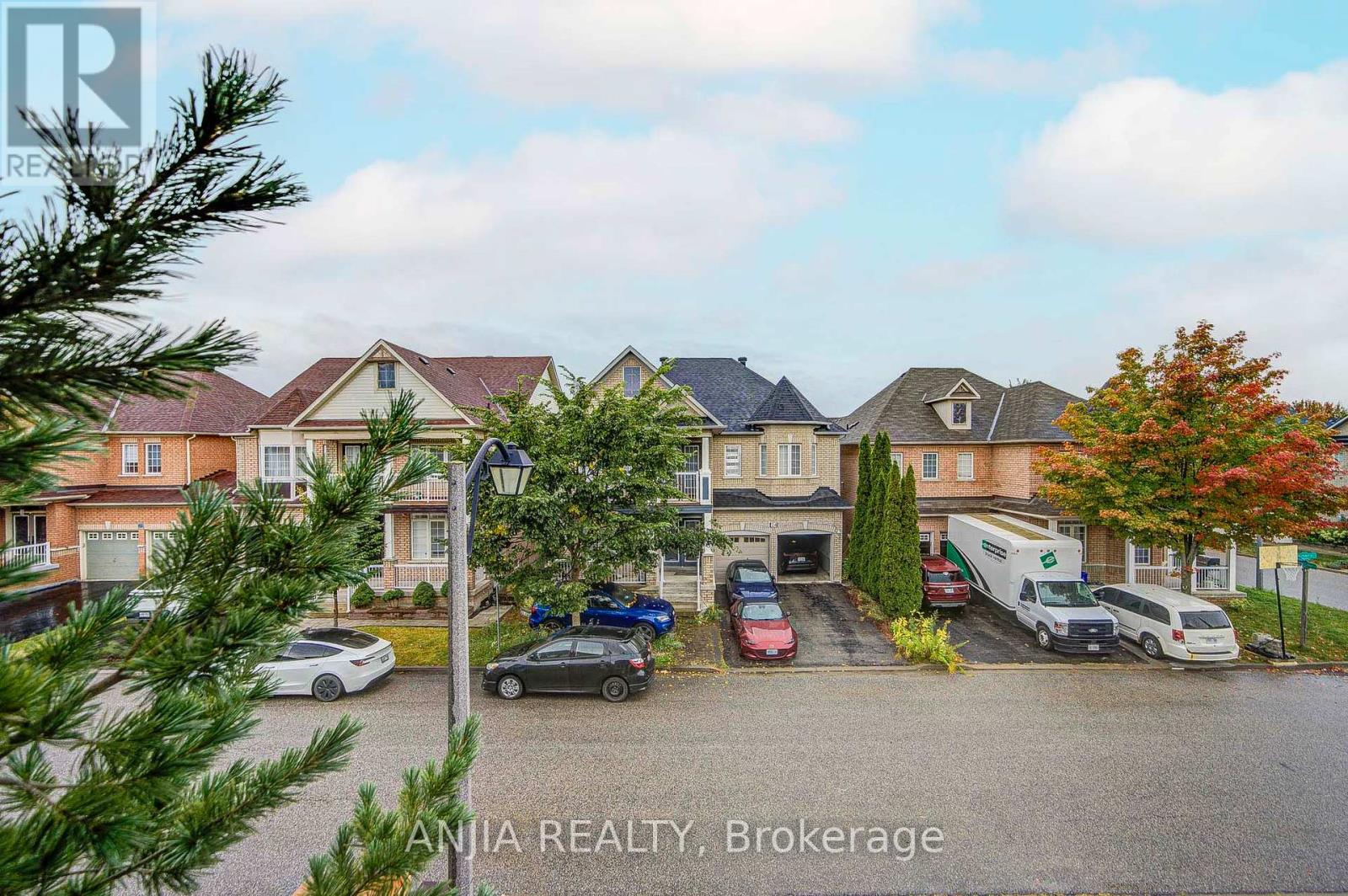 23 AYHART STREET E - Image 35