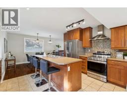Primary Bedroom - 7 Woodgreen Crescent Sw, Calgary, AB T2W4A4 Photo 13