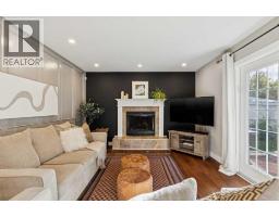 Bedroom - 7 Woodgreen Crescent Sw, Calgary, AB T2W4A4 Photo 17