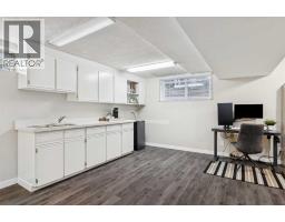 7 Woodgreen Crescent Sw, Calgary, AB T2W4A4 Photo 30