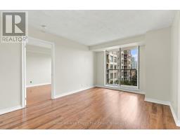 402 - 16 Dallimore Circle, Toronto, ON M3C4C4 Photo 9