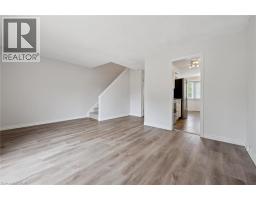 Living room - 750 Erinbrook Drive Unit# 2, Kitchener, ON N2E2S7 Photo 8