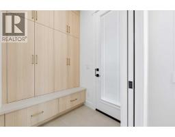 5pc Bathroom - 2412 1 Avenue Nw, Calgary, AB T2N0B9 Photo 18