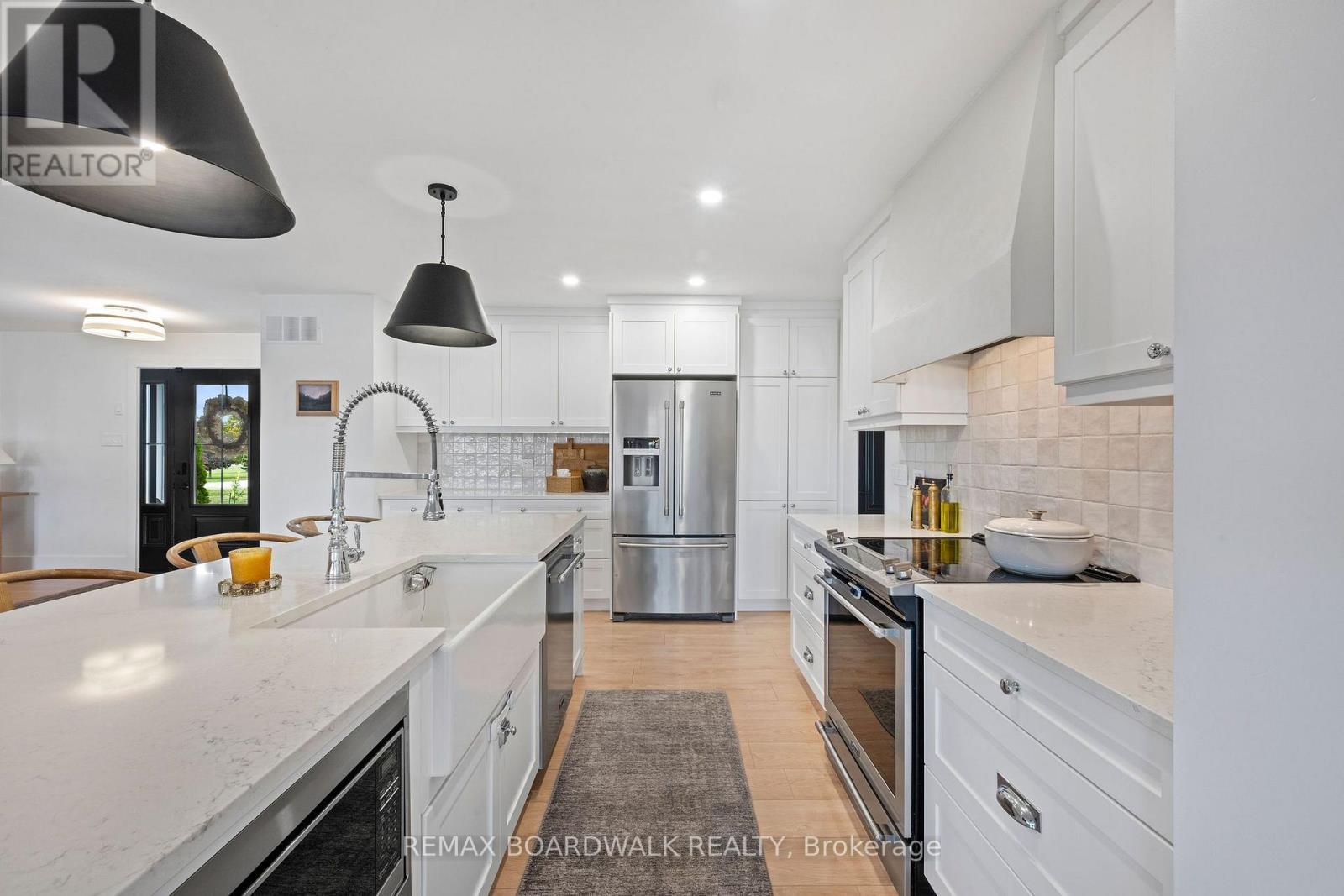 540 CRAIN DRIVE - Image 17