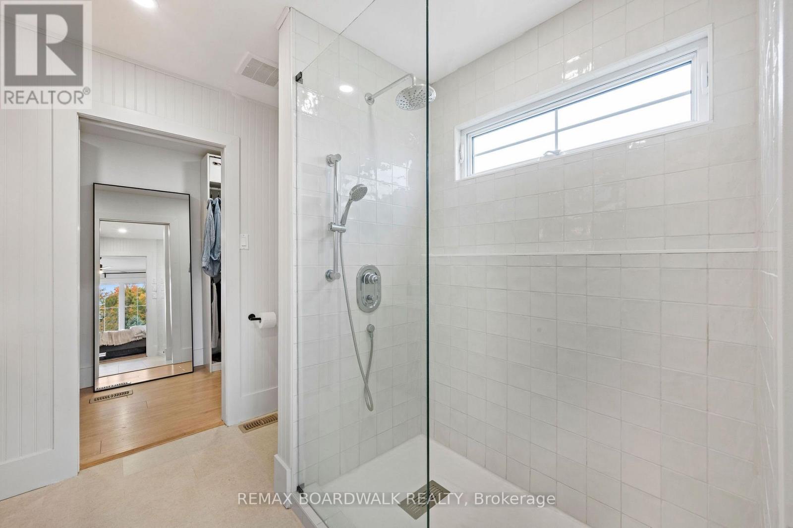 540 CRAIN DRIVE - Image 31