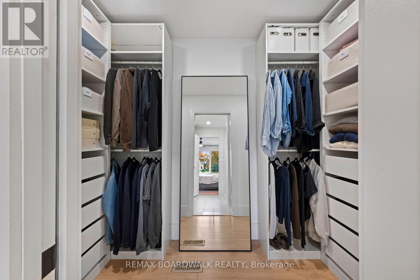 540 CRAIN DRIVE - Image 32