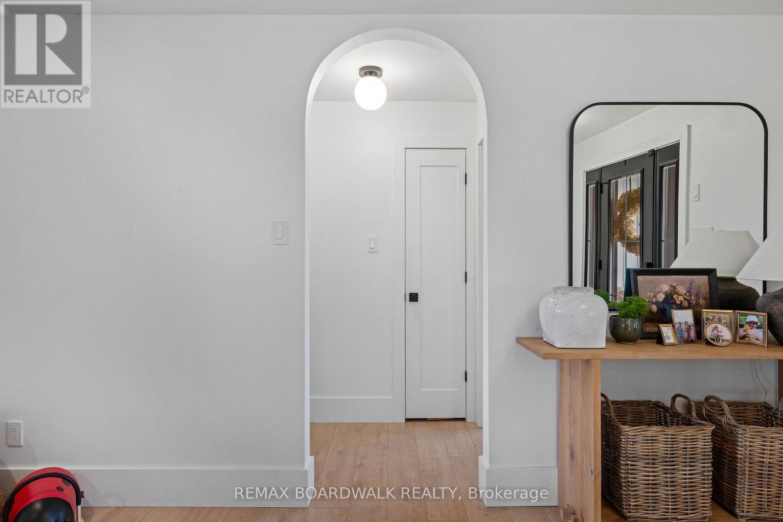 540 CRAIN DRIVE - Image 33