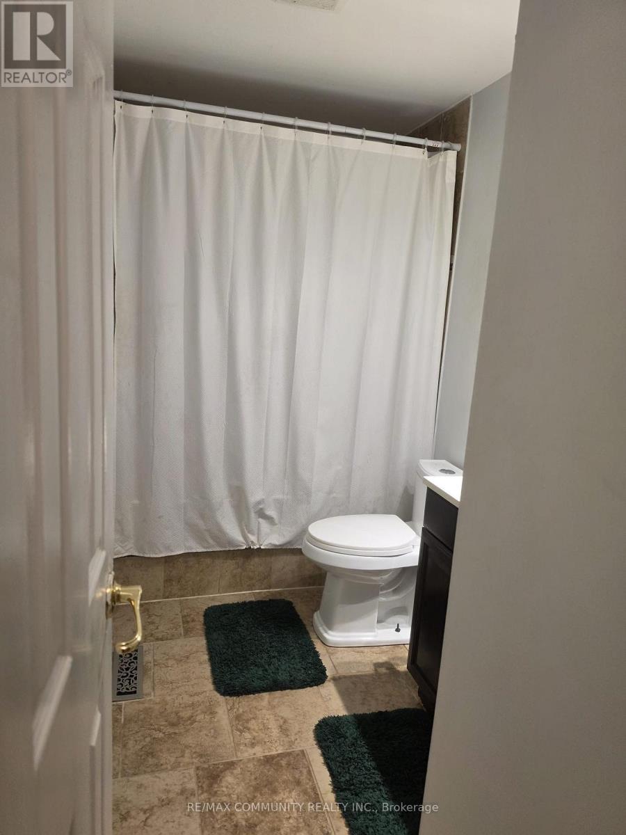 UPPER- 36 Beaumont Drive, Ajax, ON photo 12