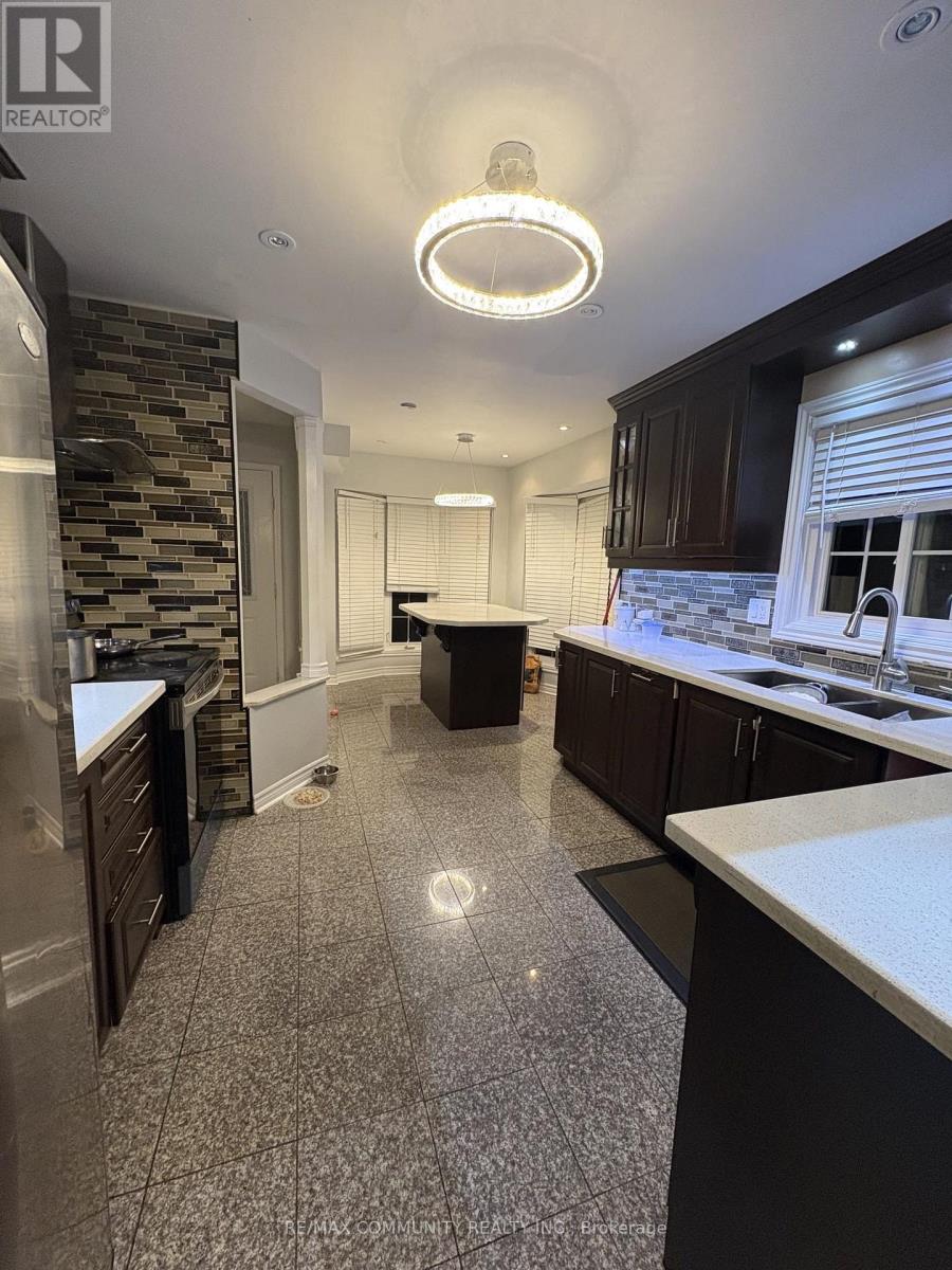 UPPER- 36 Beaumont Drive, Ajax, ON photo 3