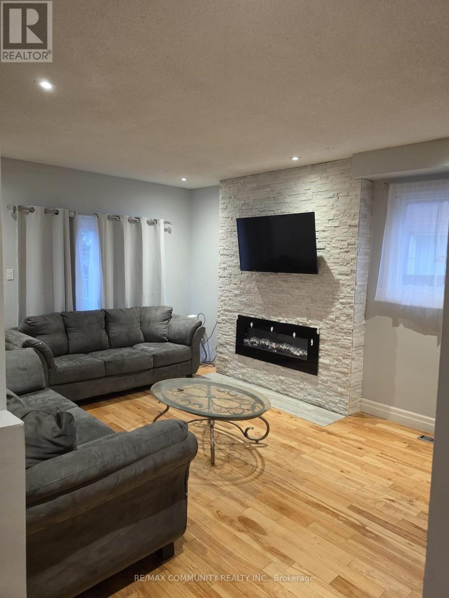 UPPER- 36 Beaumont Drive, Ajax, ON photo 6