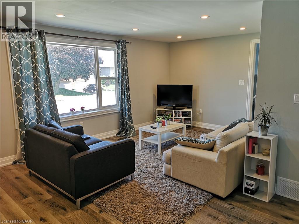 258 CARSON Drive Unit# Main, Hamilton — photo 2