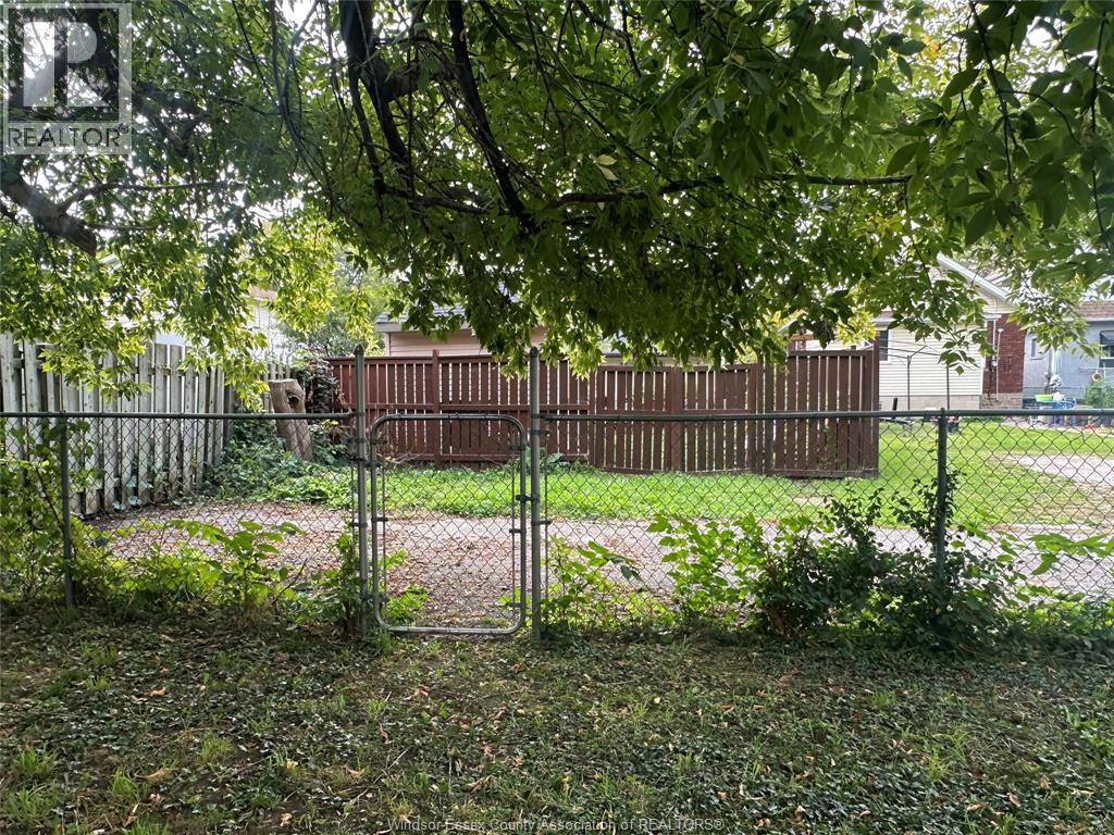 1577 MOY AVENUE - 4