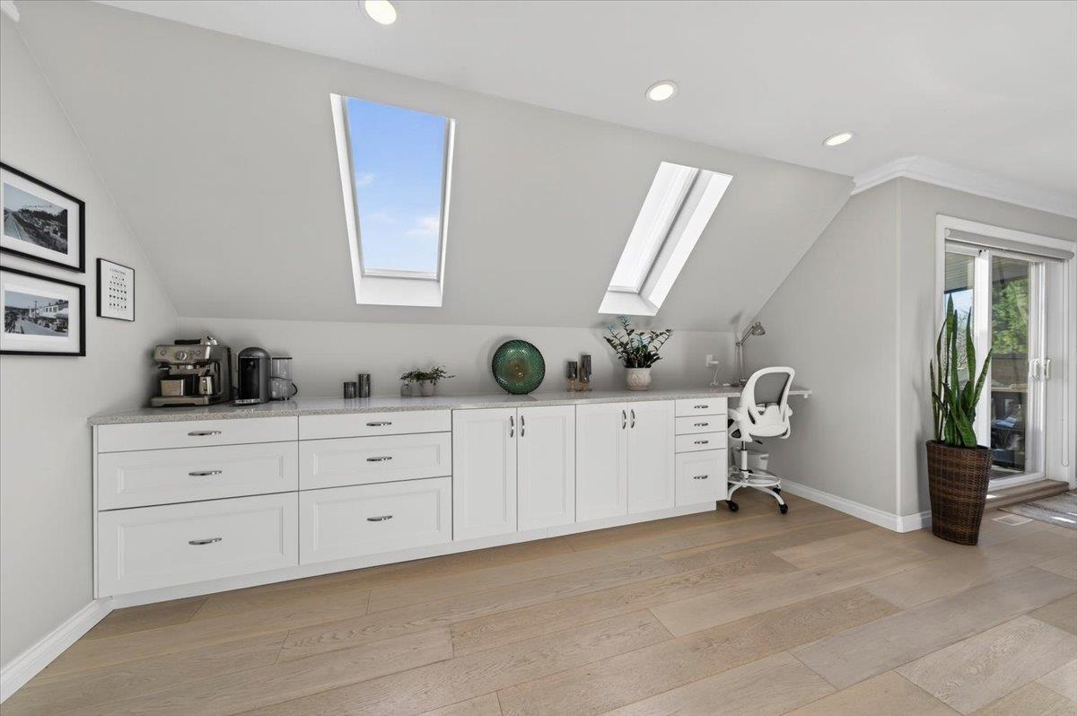 927 KENT STREET, White Rock - Image 1