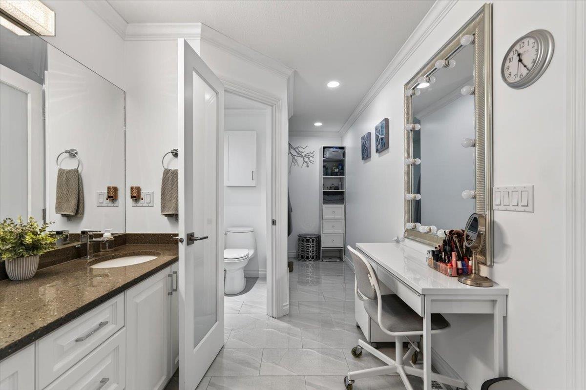 927 KENT STREET, White Rock - Image 1