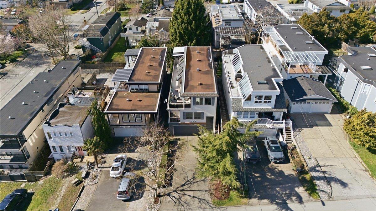 927 KENT STREET, White Rock - Image 1