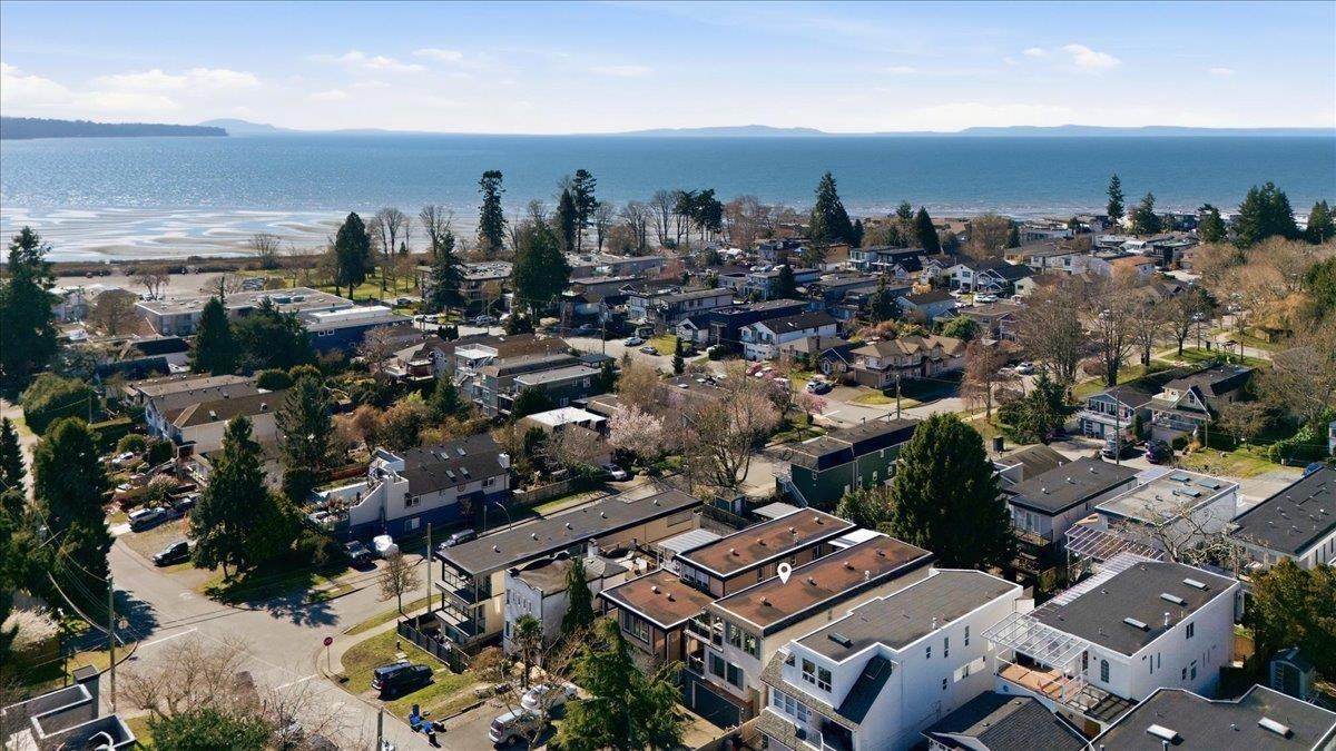 927 KENT STREET, White Rock - Image 1