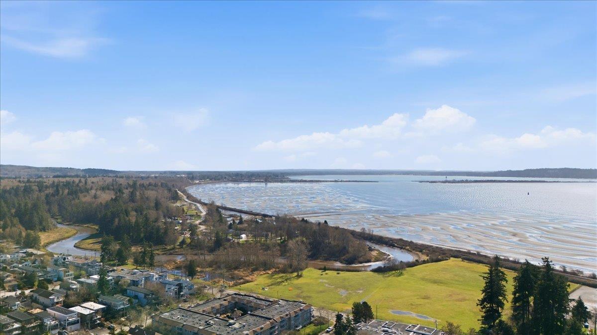 927 KENT STREET, White Rock - Image 1