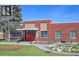 2229 36 Street Sw, Calgary, AB T3E2Z3 Photo 36