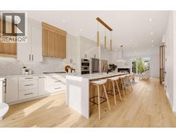 4pc Bathroom - 2229 36 Street Sw, Calgary, AB T3E2Z3 Photo 13