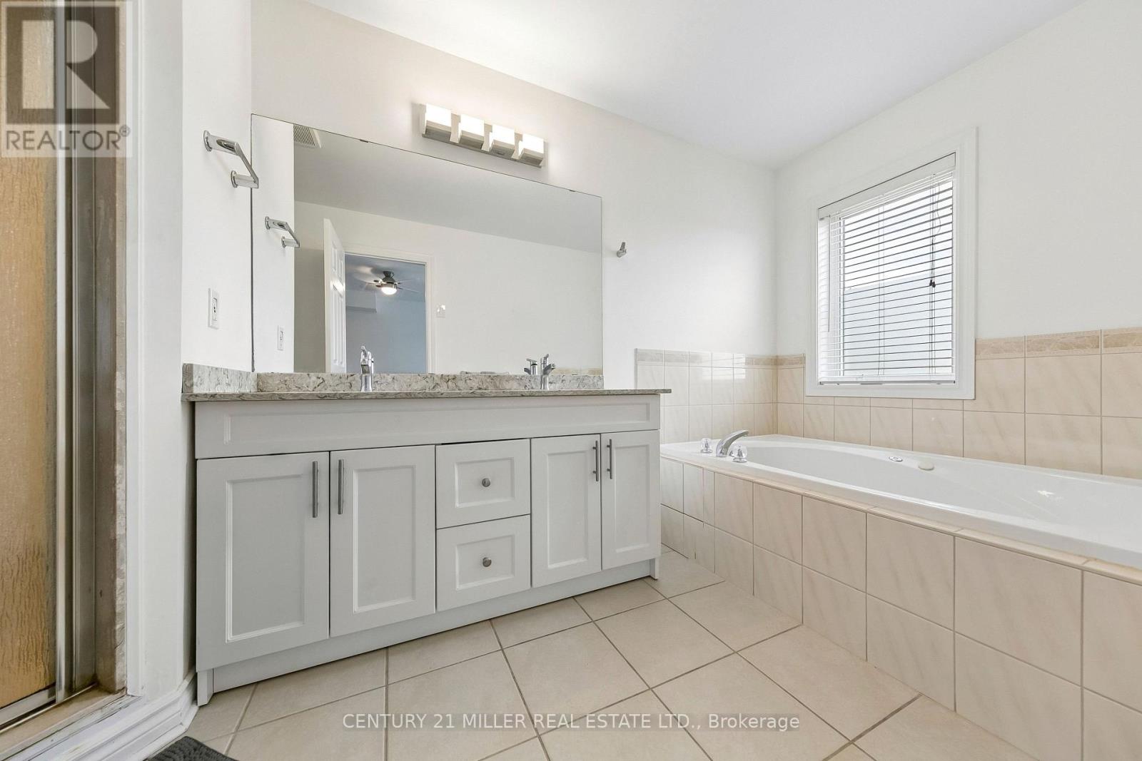 37- 300 Ravineview Way, Oakville, ON photo 29
