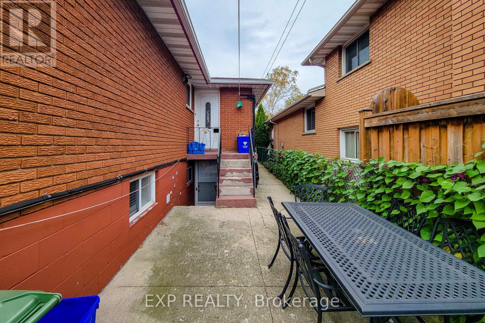 23 TARA COURT - 9
