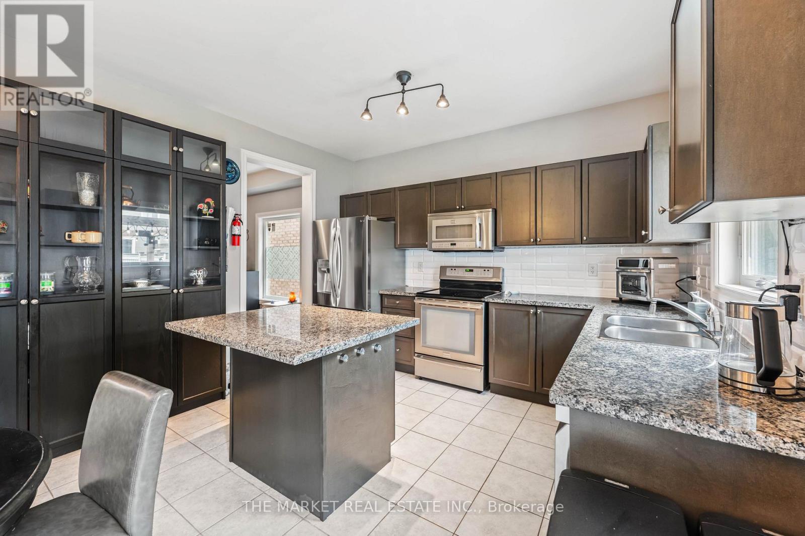 877 O'REILLY CRESCENT - Image 13
