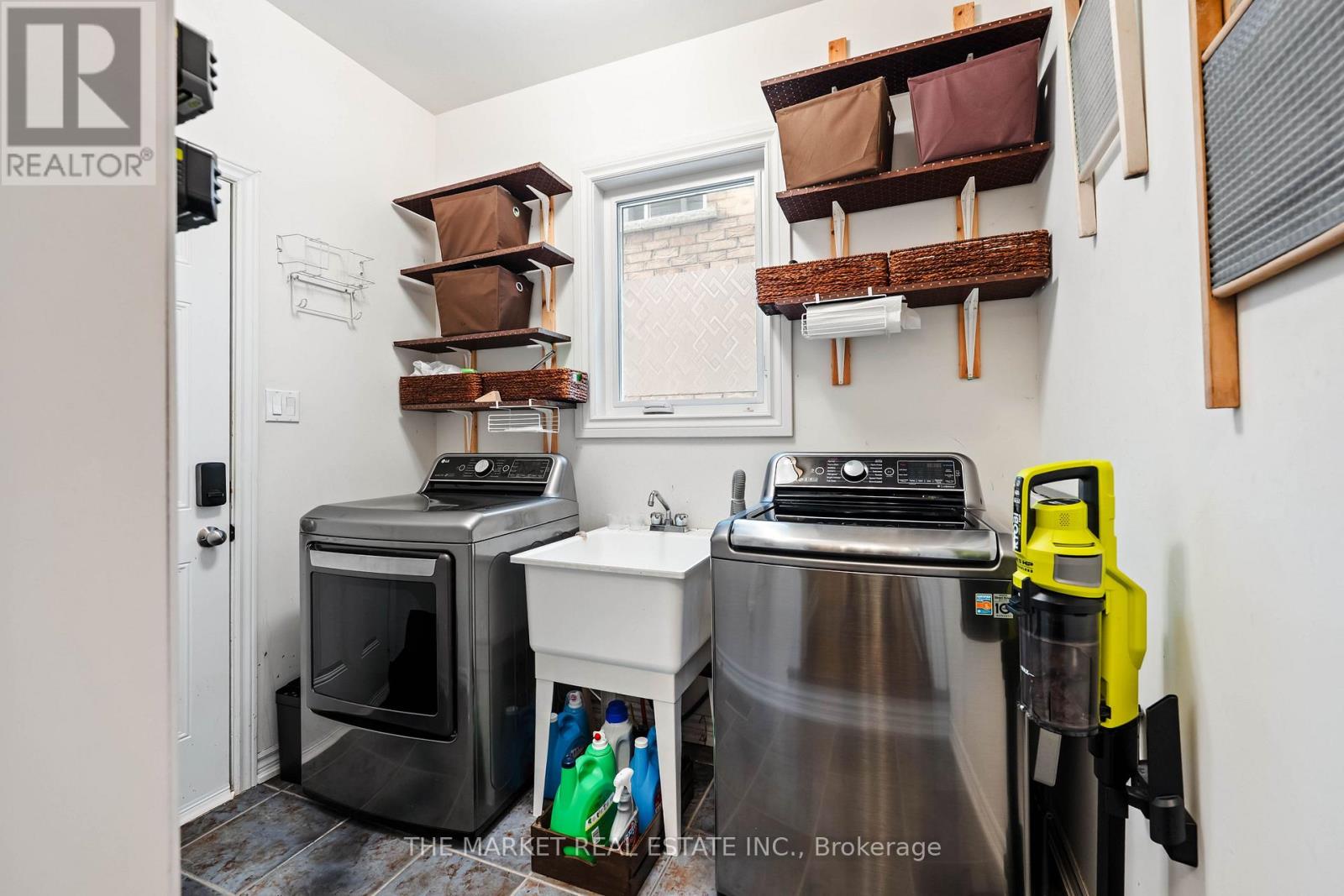 877 O'REILLY CRESCENT - Image 25