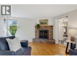103 Bushby St, Victoria, BC V8S1B3 Photo 23