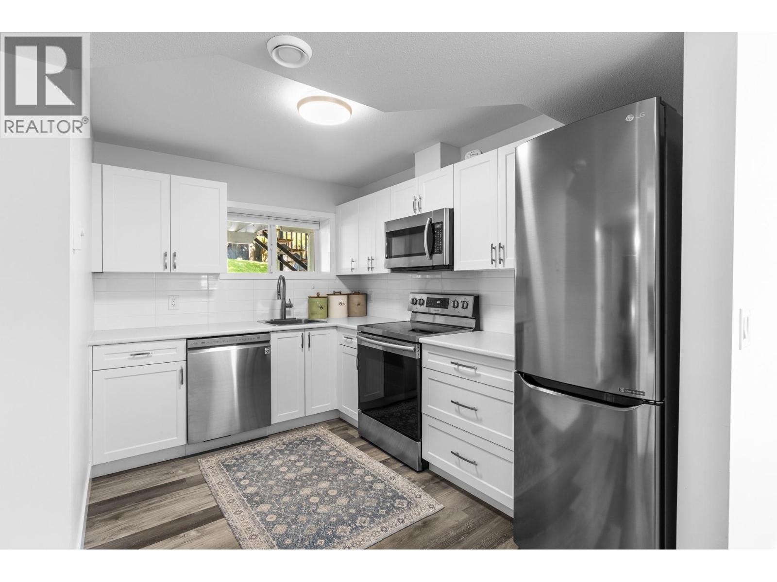 1866 Large Avenue - 32