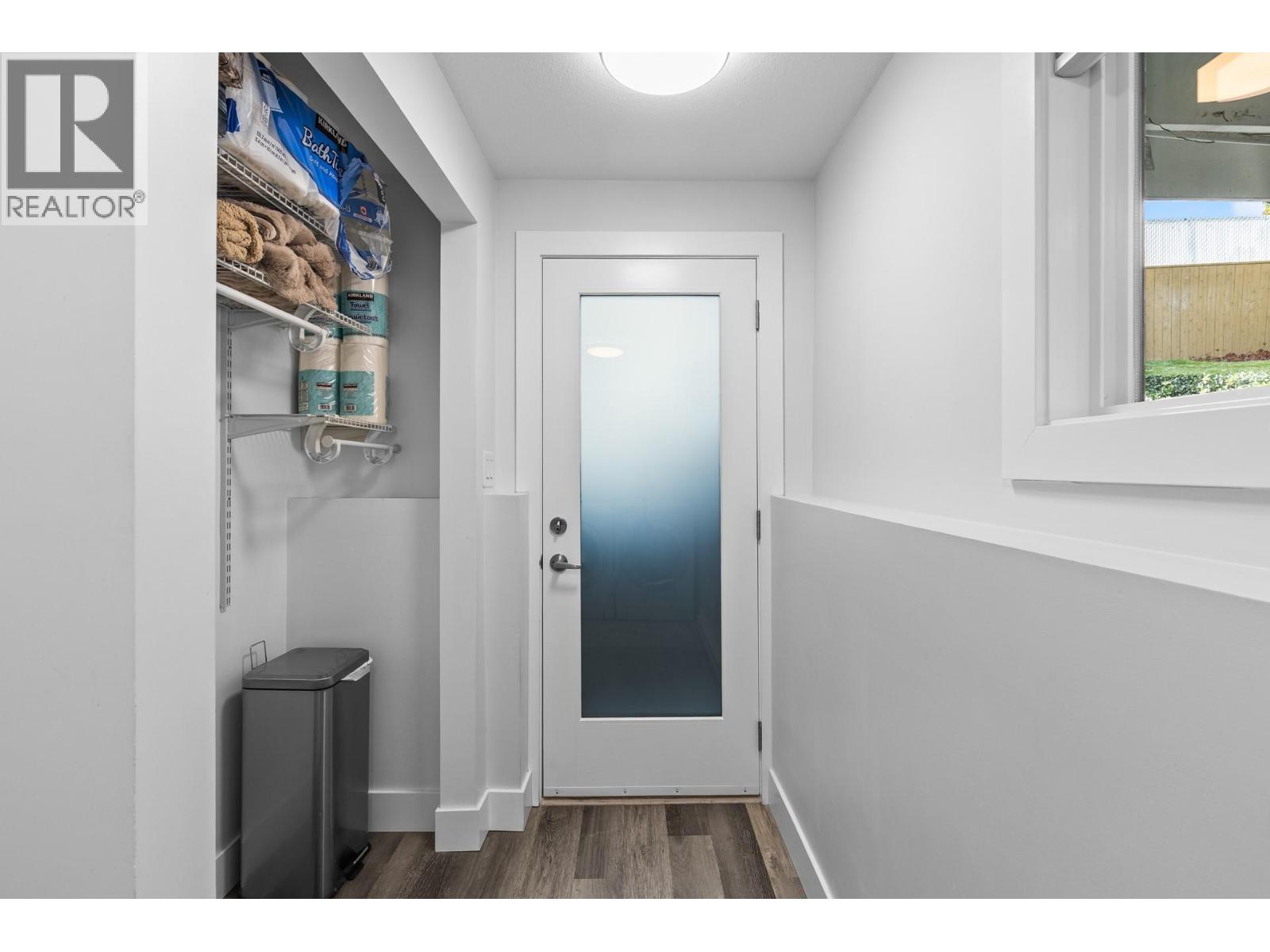 1866 Large Avenue - 27