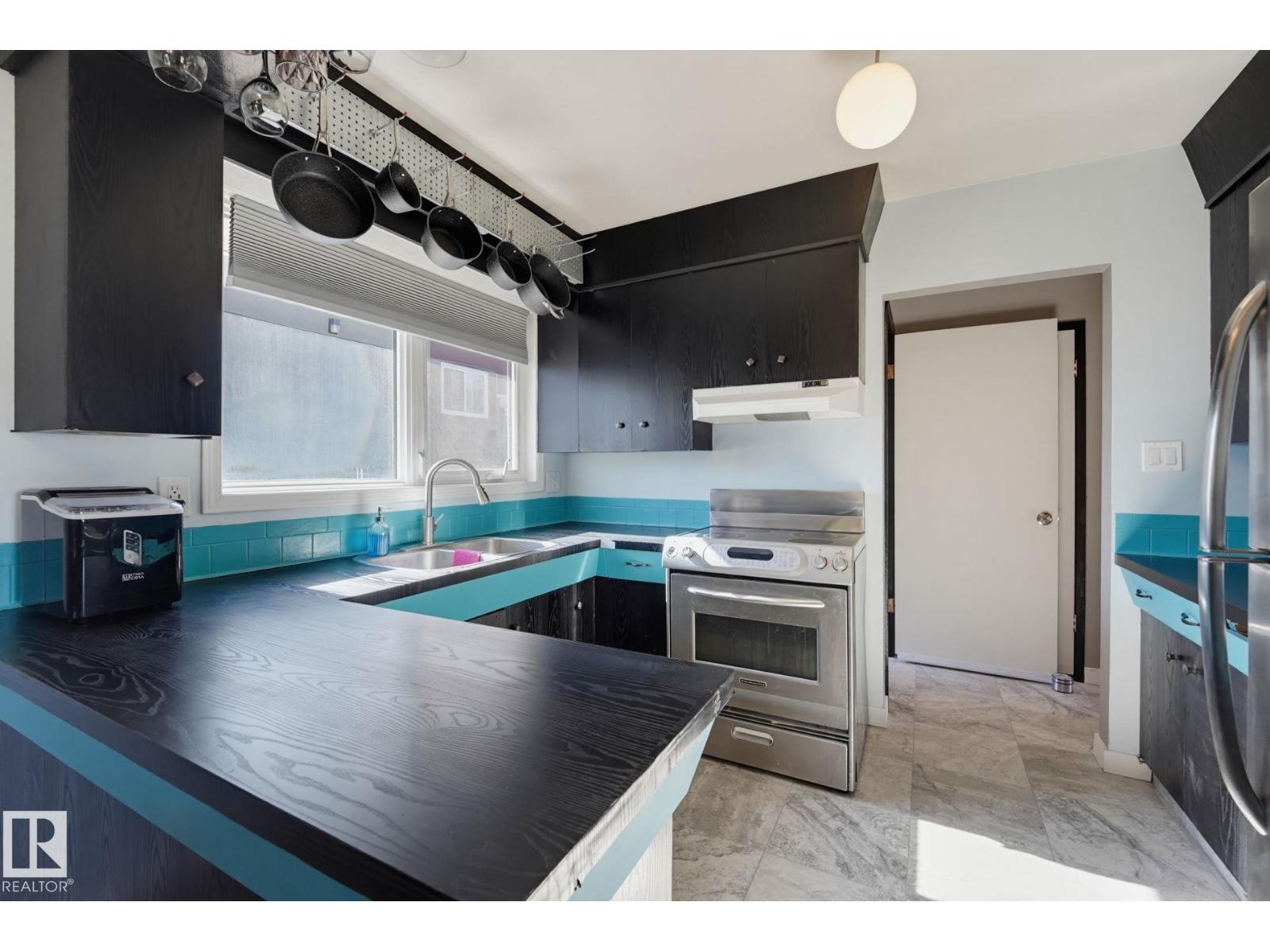 10207 & 10209 120 AV NW - 12
