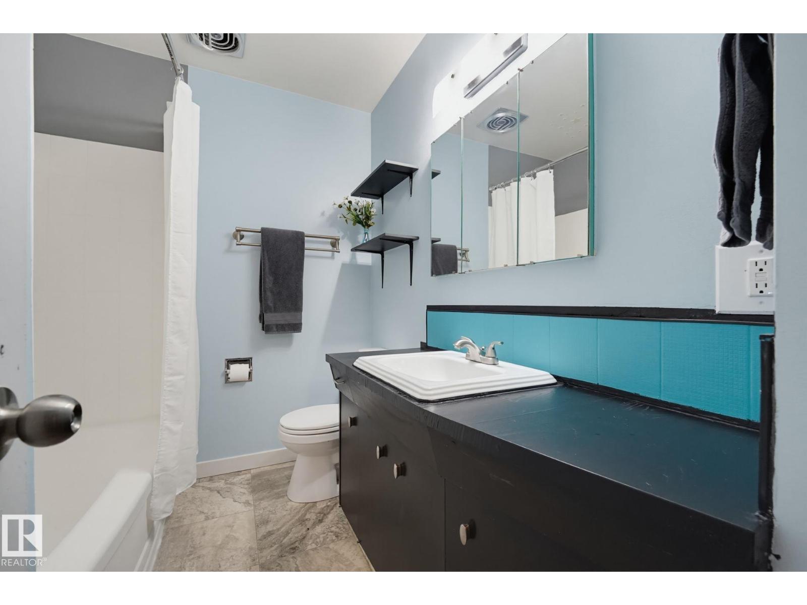 10207 & 10209 120 AV NW - 15