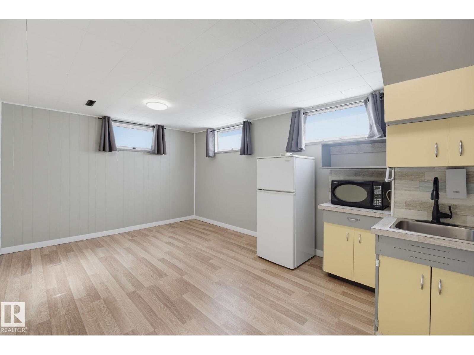 10207 & 10209 120 AV NW - Image 19