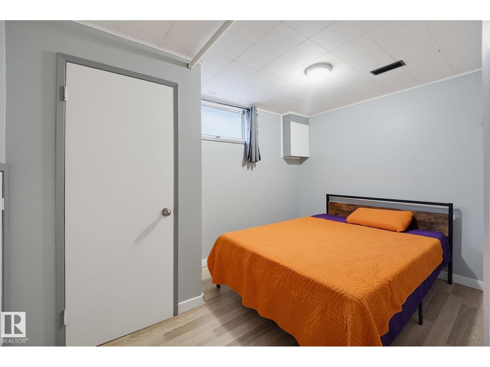 10207 & 10209 120 AV NW - 22