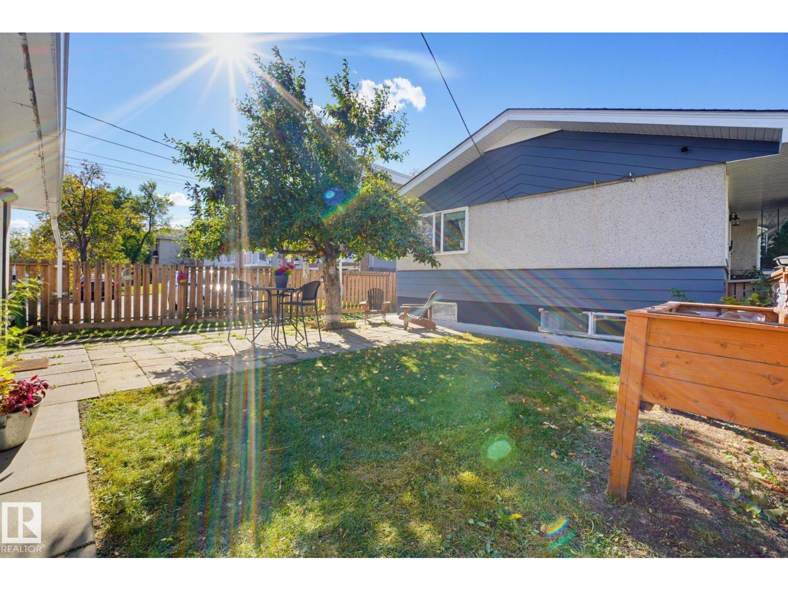 10207 & 10209 120 AV NW - 29