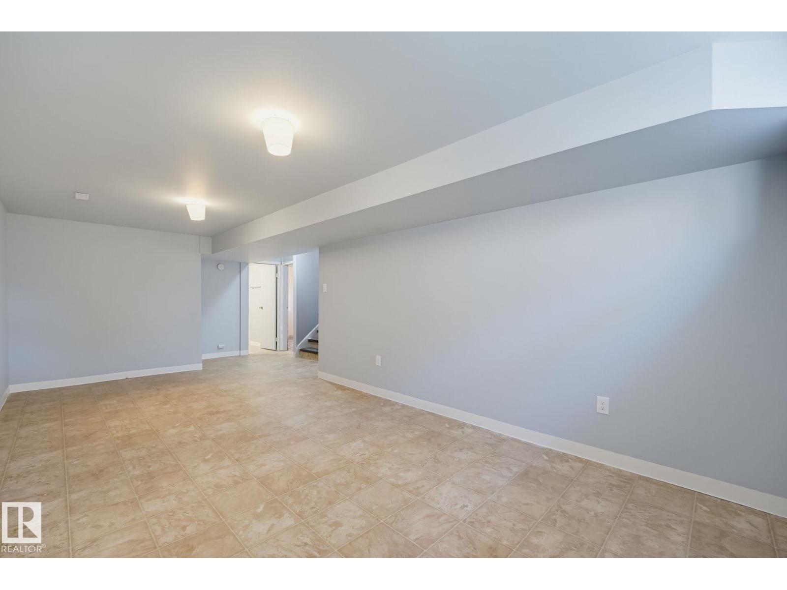 10207 & 10209 120 AV NW - Image 47