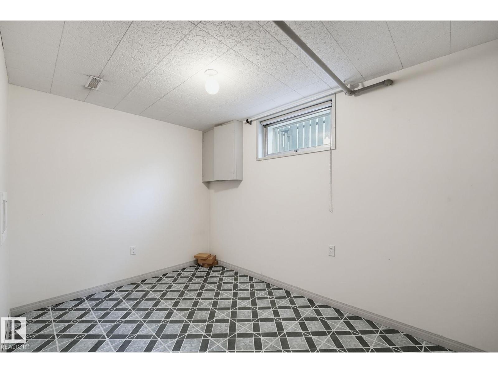 10207 & 10209 120 AV NW - Image 48
