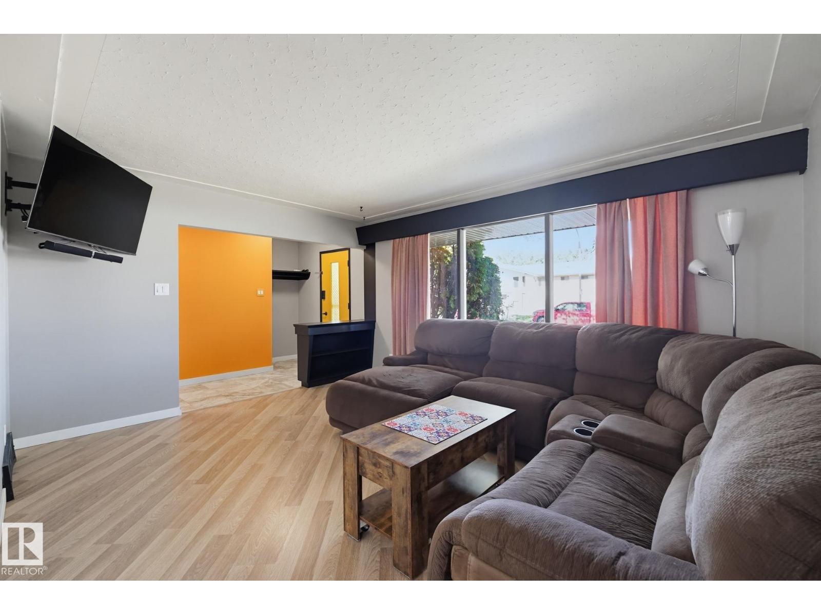 10207 & 10209 120 AV NW - 6
