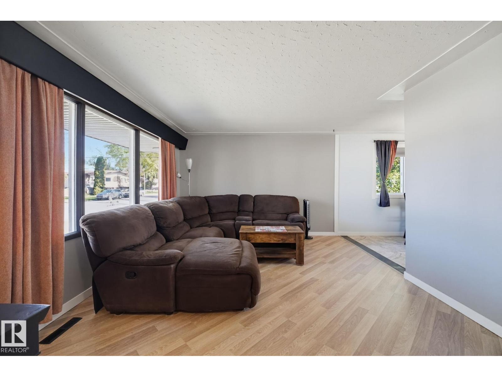 10207 & 10209 120 AV NW - 7