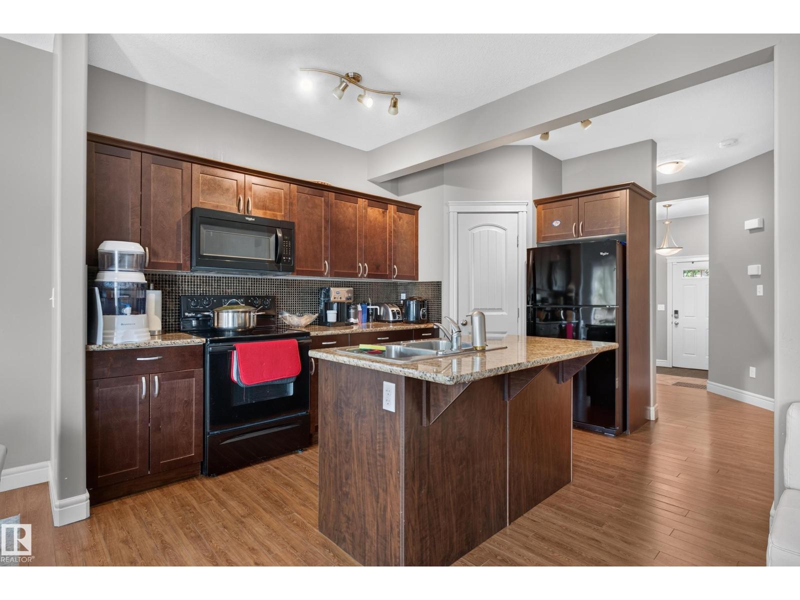 #21 15151 43 ST NW - 21