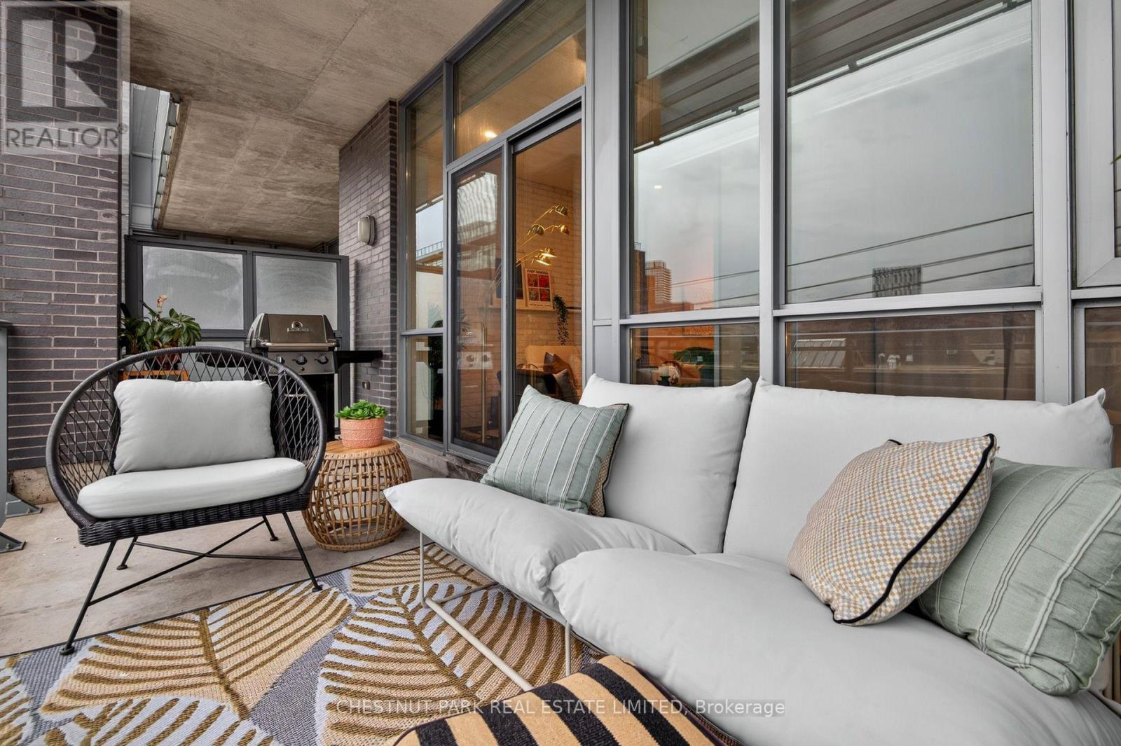 #330 510 KING STREET E - 16