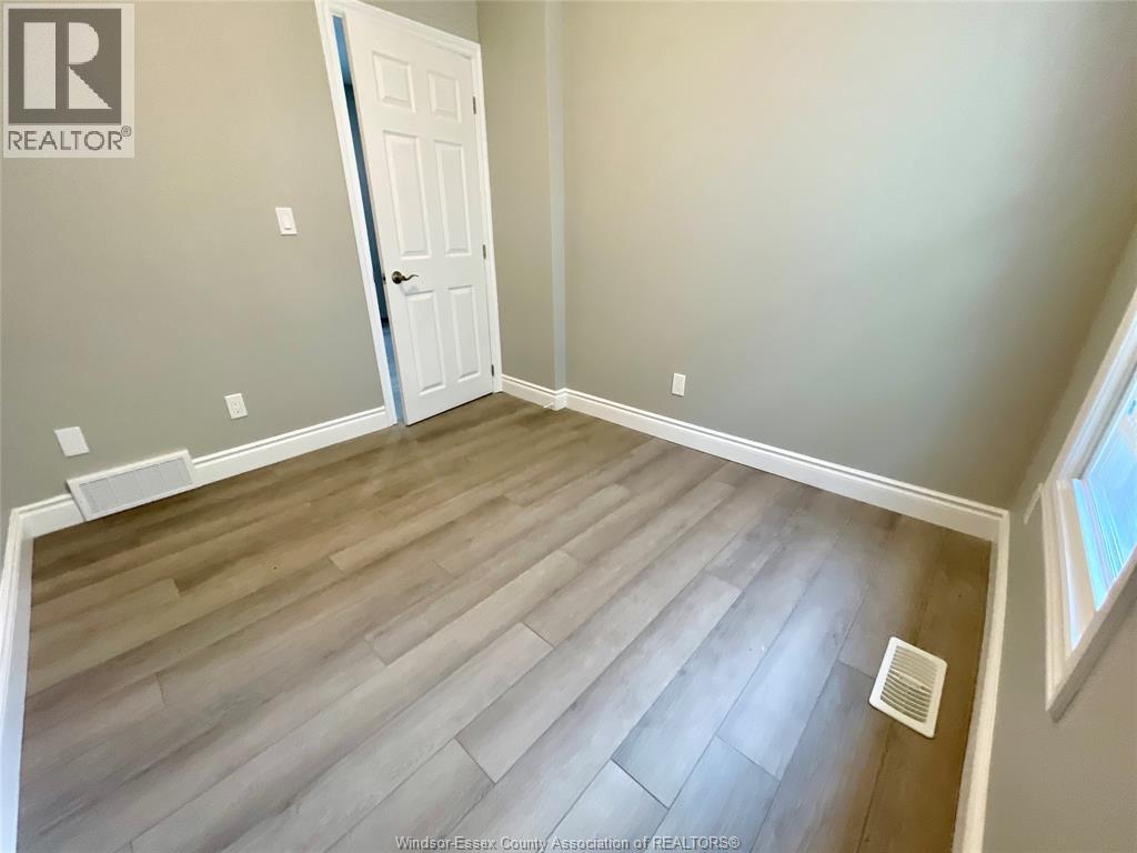 449 ELLIS STREET West, Windsor — photo 11