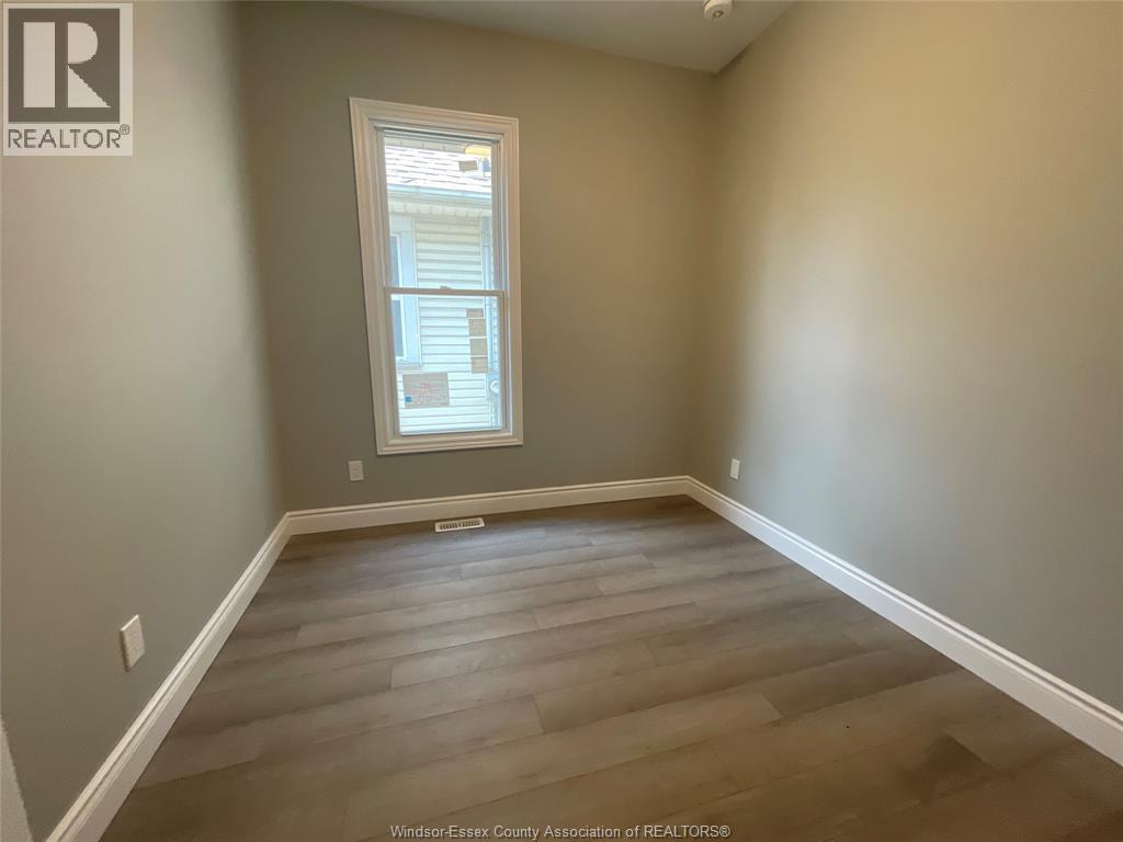 449 ELLIS STREET West, Windsor — photo 12