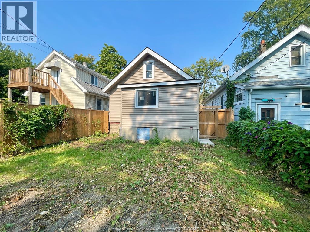 449 ELLIS STREET West, Windsor — photo 4