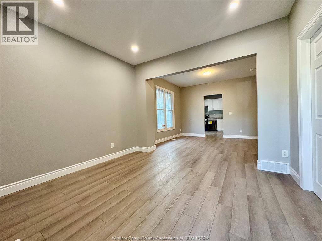 449 ELLIS STREET West, Windsor — photo 5