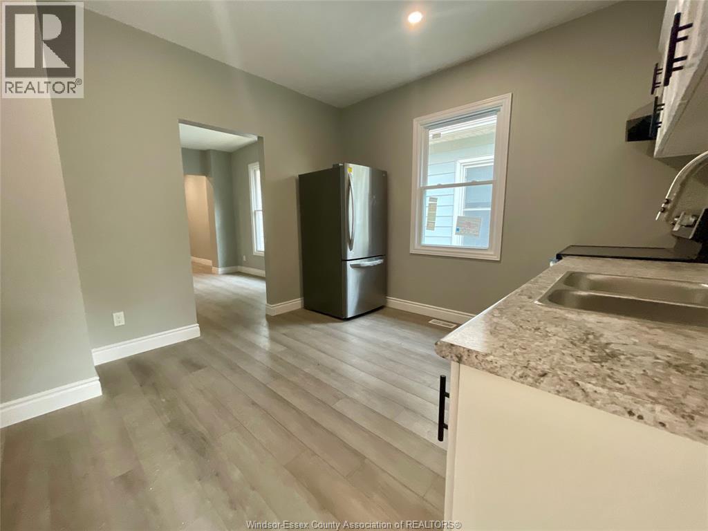 449 ELLIS STREET West, Windsor — photo 6