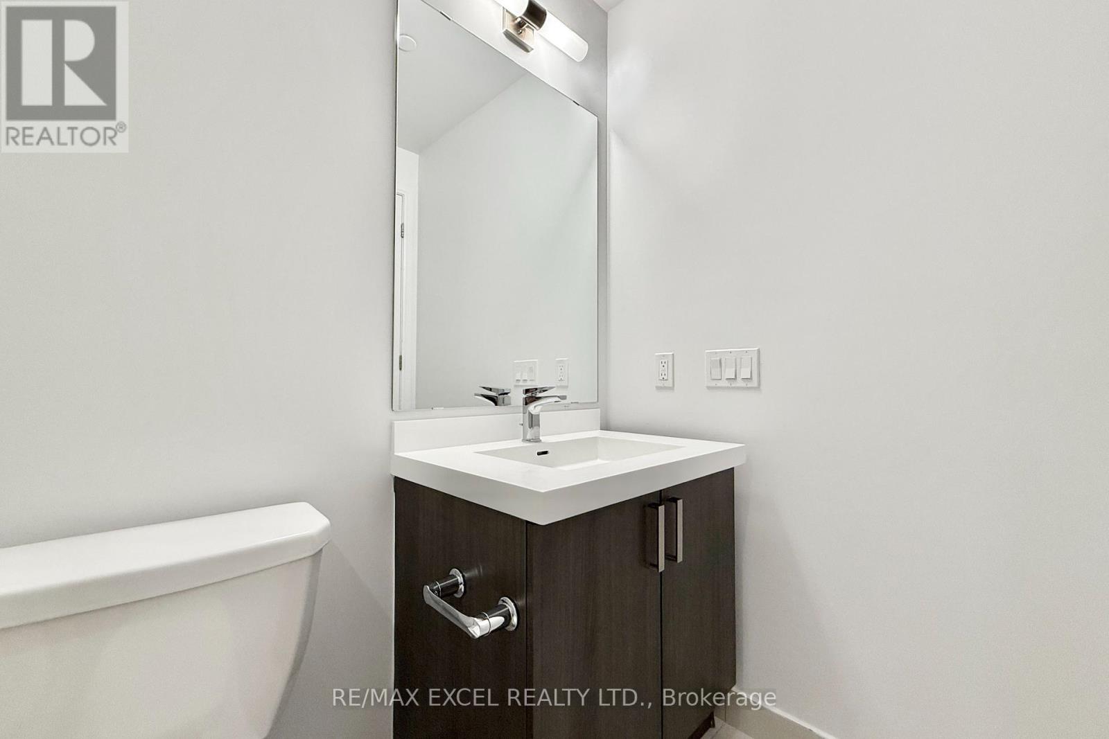 7895 Jane Street — photo 26