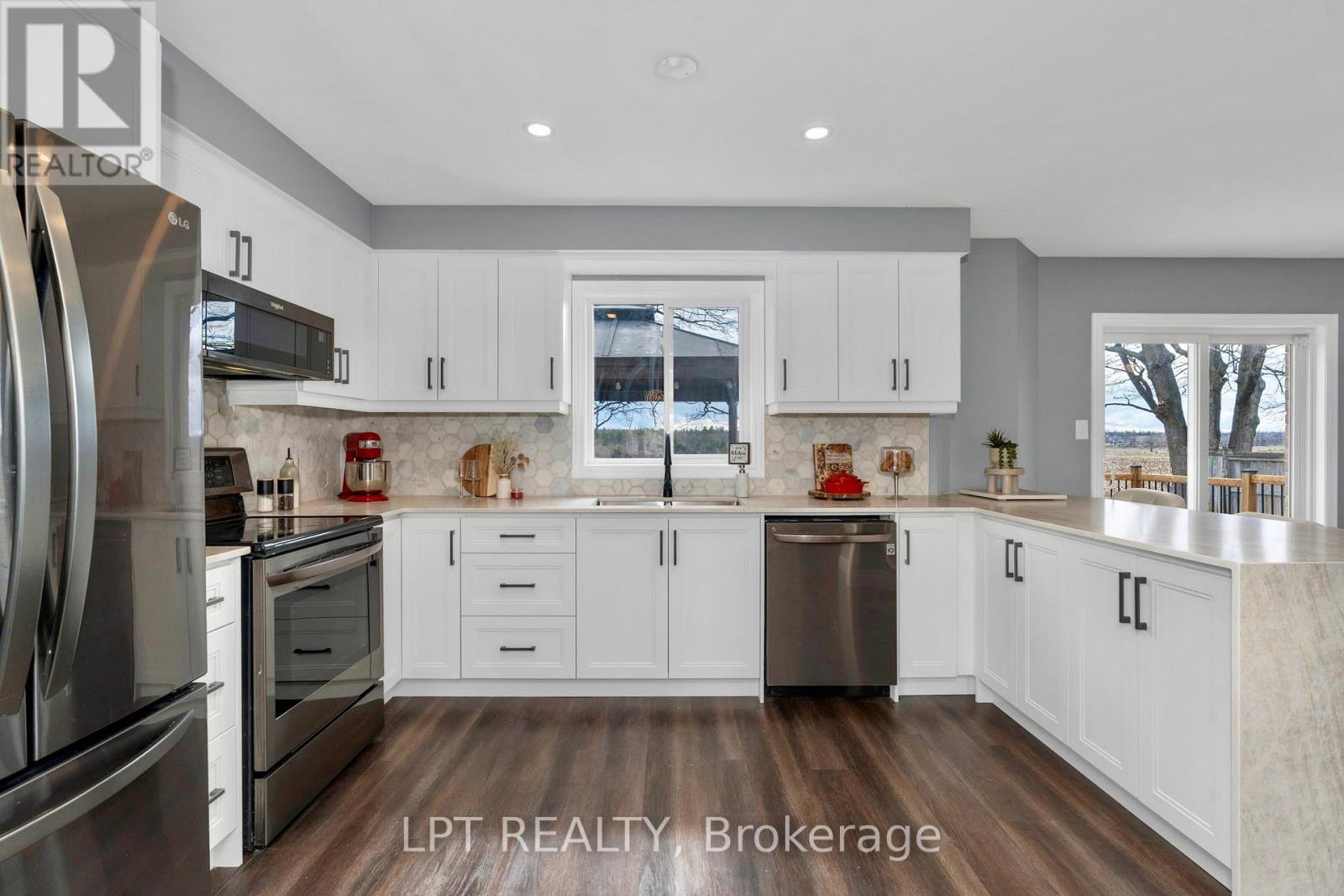 47 NORTHVIEW CRESCENT - 12