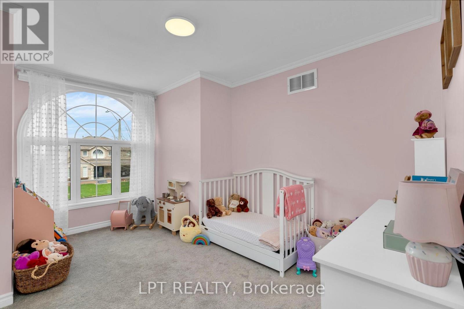 47 NORTHVIEW CRESCENT - 24